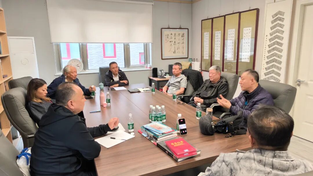 全联民间文物艺术品商会鼻烟壶专委会常务会长第一次会议在京召开
