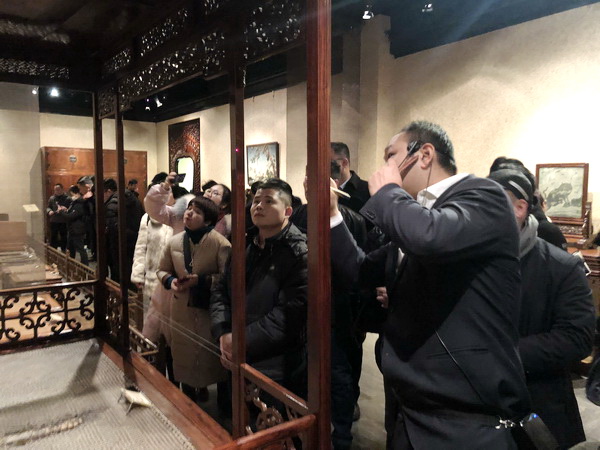 今年1月10日，“红木游学团”走进观复博物馆
