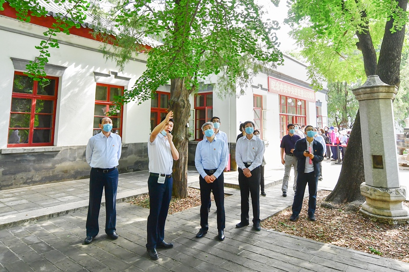 全国工商联党组理论学习中心组赴香山革命纪念地开展党史学习教育