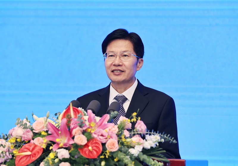 高云龙出席第五届楚商大会开幕式并讲话