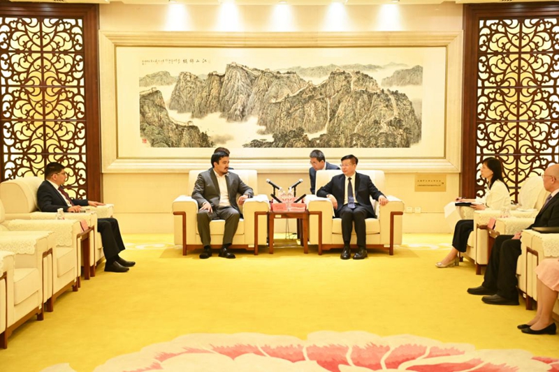安立佳会见哈萨克斯坦国家企业家协会(阿塔梅肯)董事会第一副主席基伊莫夫·马克萨特