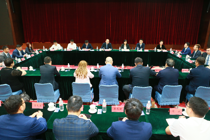 邱小平会见台湾青商总会总会长张建焜一行