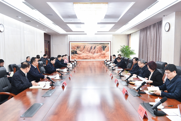 全国工商联与陕西省委省政府举行工作会谈